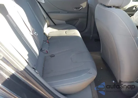 2023 Hyundai Elantra Sel z USA, uszkodzony, nr VIN 5NPLM4AG8PH112367